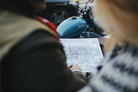 Tour dei sidecar vintage di Parigi – Emily a Parigi highlights