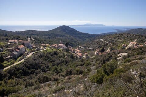 Tour de dia inteiro em Hvar - Vinho, Lavanda, Almoço e Aldeias Escondidas