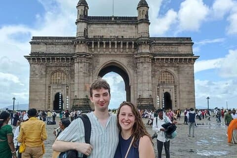 Private Mumbai Sightseeing Tour & Dharavi Slum with Pickup