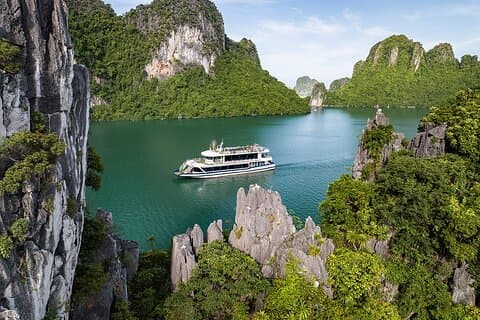 Une journée parfaite à Ha Long Bay: Croisière, Explorer, Île et Détente