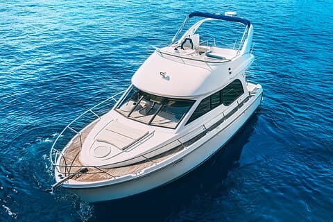 Yate Meridian 40FT Mejor Alquiler Privado en Cancún