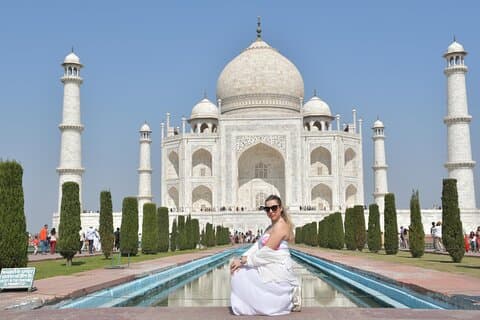 Desde Delhi : Taj Mahal Sunrise Evite colas ticket & 5* Desayuno