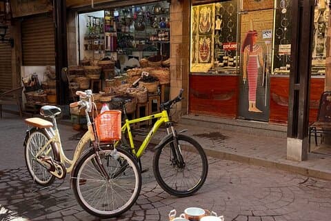 Experiência de bicicleta guiada East Luxor com bebidas e fotos
