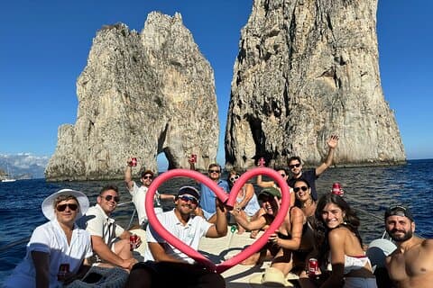 Partagé 4 heures Après-midi Capri Boat Tour : Blue Grotto & Swim
