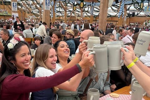 Oktoberfest Munique Tradition Tour com reserva de mesa