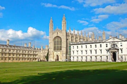 Tour en coche privado por la Universidad de Cambridge y Oxford