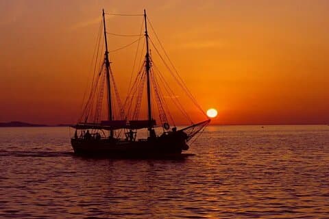 Alanya Sunset Boat Tour med gratis drikkevarer