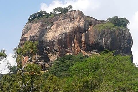Tour privado de Sigiriya desde Kandy a Dambulla y regreso a Kandy