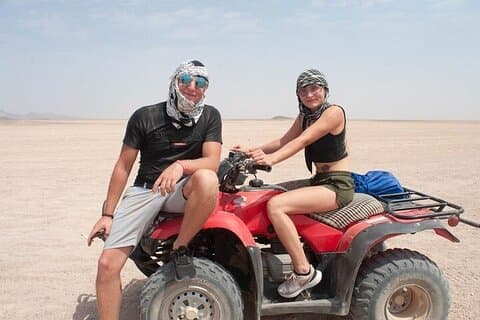 Hurghada Super Safari. 6 timer buggy, kamel ridning, middag og show.