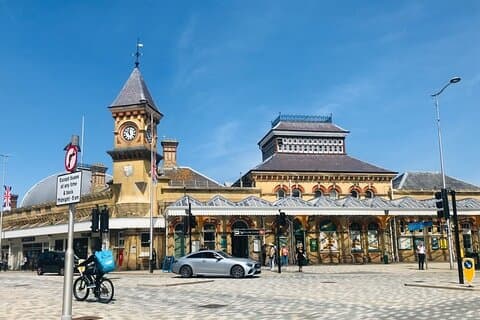 Eastbourne En vandringstur genom historien och Seaside Charm