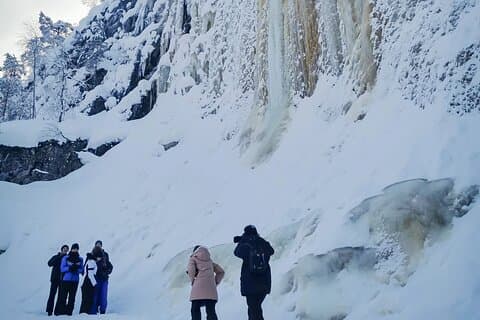Rovaniemi: tour del canyon di Korouoma e delle cascate ghiacciate con barbecue