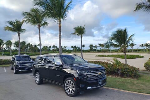 Traslado privado en SUV de lujo al aeropuerto de Casa de Campo – Ida y vuelta