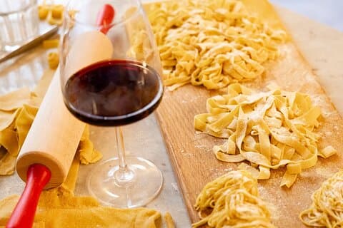 Autentisk pasta og tiramisu med ubegrænset vin i Firenze