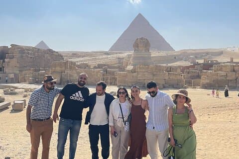 Privat rundtur Pyramider Museum med lunch i Nilen Cruise och Bazar