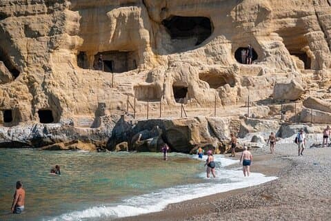 Heraklion Areas: Matala Village - Le dernier pays des hippies
