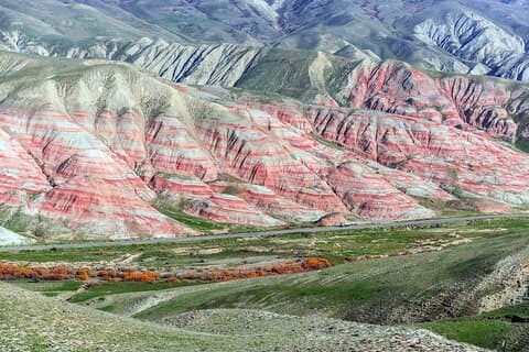 Baku : Guba Shaxhdag-Candy Cane Mountains Tour / Ingresso incluso