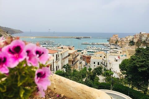 Castellammare del Golfos hemligheter, Sicilien