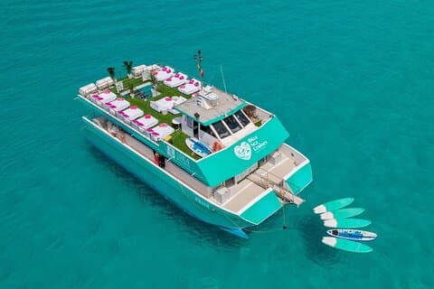 Crucero de Ibiza a Formentera con snorkel, paella y barra libre