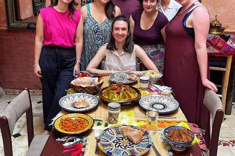 Fez Cultural Tour: Familjelunch och historiska medinautforskning