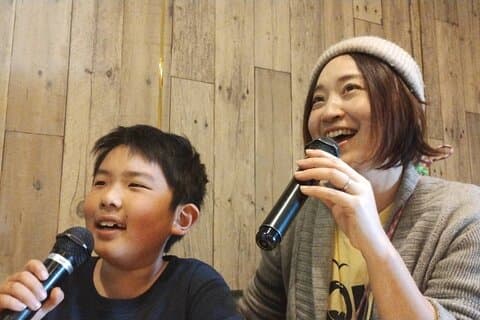 Karaoke Box Experience with a Professional Vocal Trainer