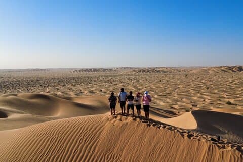 Aventura en Safari por el Desierto de Salalah – Puesta de sol y baño de dunas