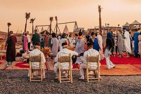 Marrakech: Agafay Desert Sunset, Camel Ride og Dinner Show.