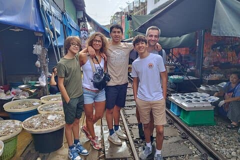Kleuren van Damnoen Saduak uit Bangkok