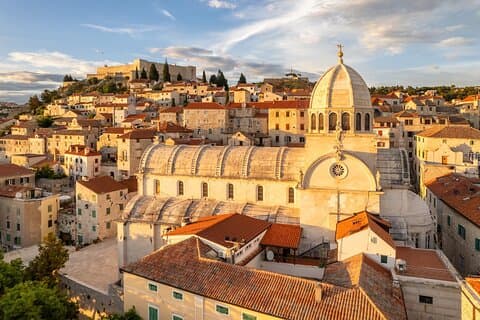Privat dagsutflykt: Split till Sibenik, Zadar, lokal engelsk chaufför