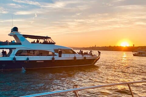 Croisière au coucher du soleil à Istanbul sur le Bosphore