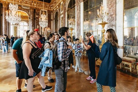 From Paris: Versailles Palace Live Tour with Gardens Access
