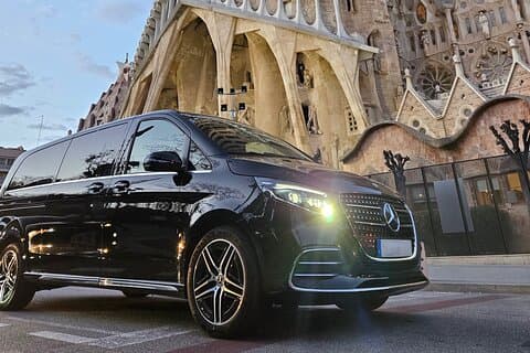 Transfert privé premium de l'aéroport de Barcelone au centre-ville de Barcelone