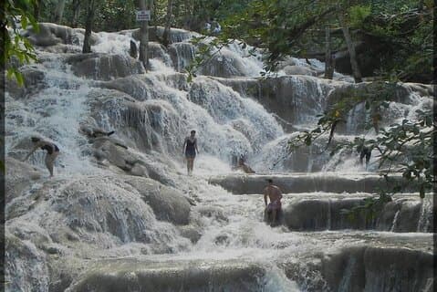 Dunns River Falls e avventura con zipline da Kingston