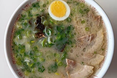 Kurume Tonkotsu Ramen guidet tur med 2 boller med Ramen