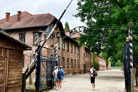 Da Cracovia: Tour guidato di Auschwitz Birkenau con prelievo dall'hotel
