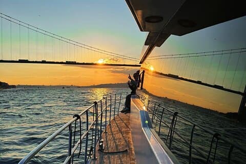 Luxury Istanbul Bosphorus Sunset Yacht Tour With Drinks & Snacks