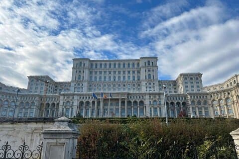 Parlamento de Bucareste: Visita guiada em italiano e Tour pelo Comunismo