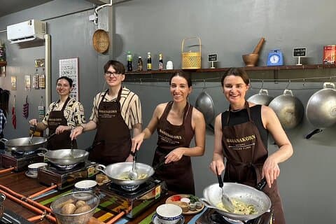 Hands on Thai Kochkurs in der Nähe von Wat Pak Nam von Bangkok