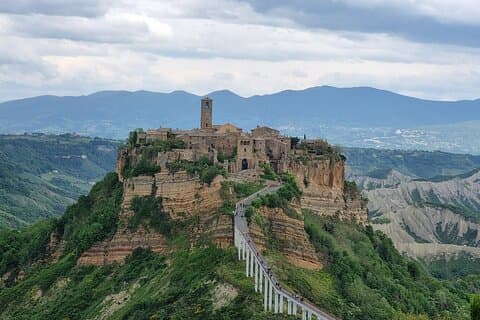Private daytour medieval castles Umbria and Tuscany