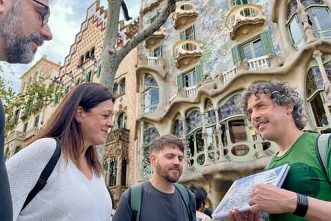 Visita guiada a pie sobre Gaudí y el modernismo