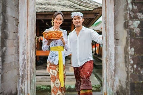 Balinese Costume at Penglipuran and Goa Giri Campuhan Waterfall