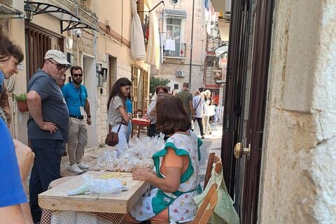 Bari: Guidad tur i Gamla stan med gatumat