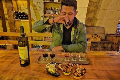 Cata de vinos locales en Capadocia
