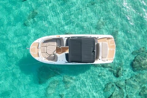 Rilassatevi su una barca con paddle surf e snorkeling a San Antonio