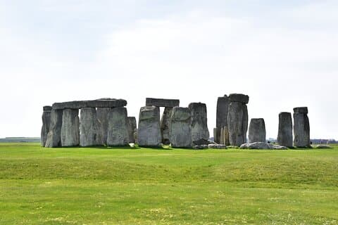 London: Private Taxi Tour to Stonehenge and Sailsbury