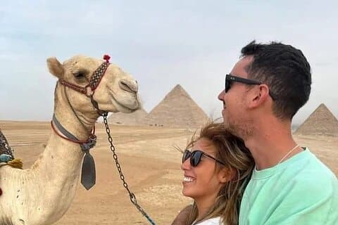complete package pyramids, memfis, saqara and museum + free dinner