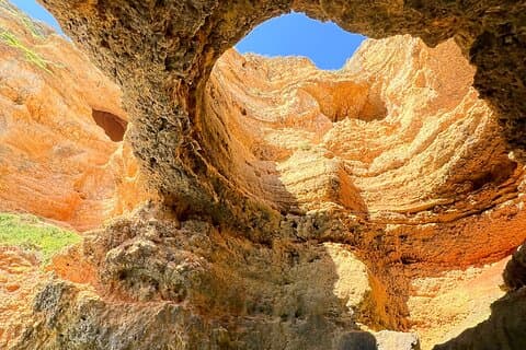Boat tour through the wonderful caves of Ponta da Piedade