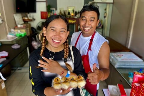 Phuket Old Town Food Tour with 10+ Locals' Favorites Tastings