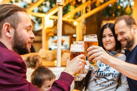 Tour noturno privado e personalizado de Praga com um guia local