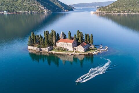 Tour privato di tutto il giorno e nuoto nelle grotte blu