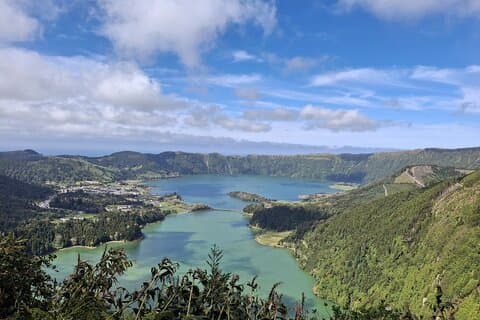 Explora el cráter volcánico Sete Cidades en Jeep